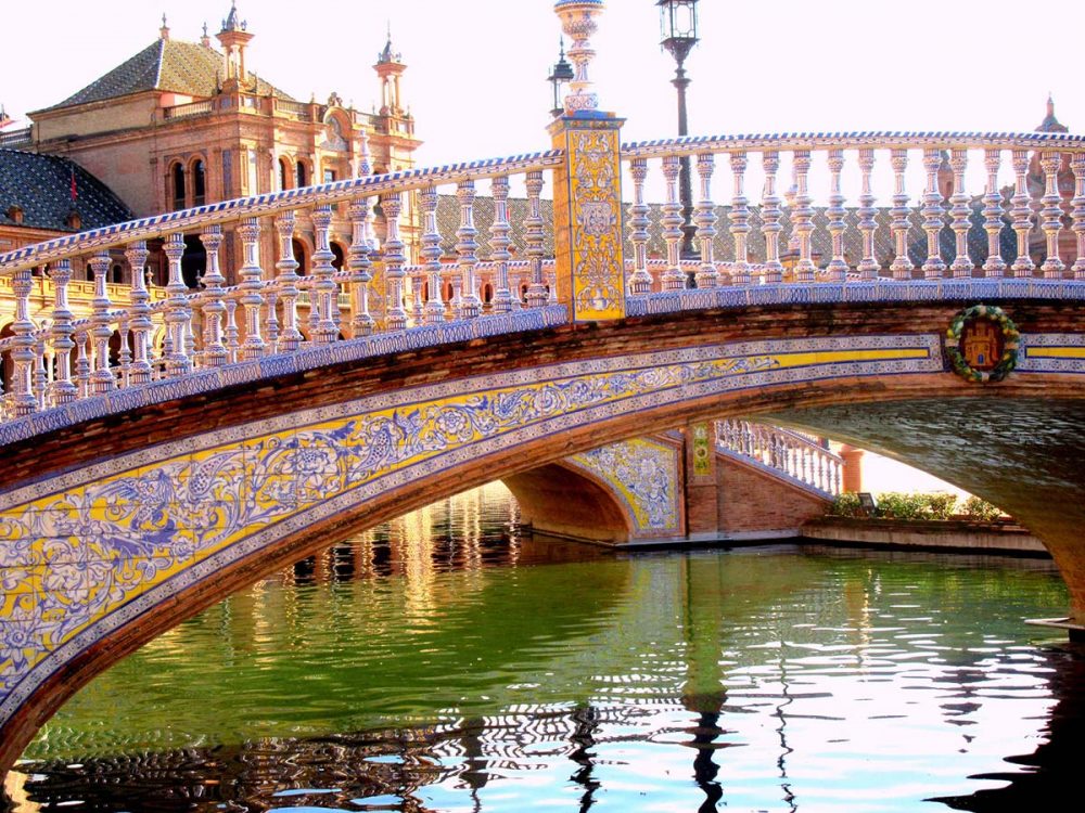 Puente de la Plaza de España en Sevilla